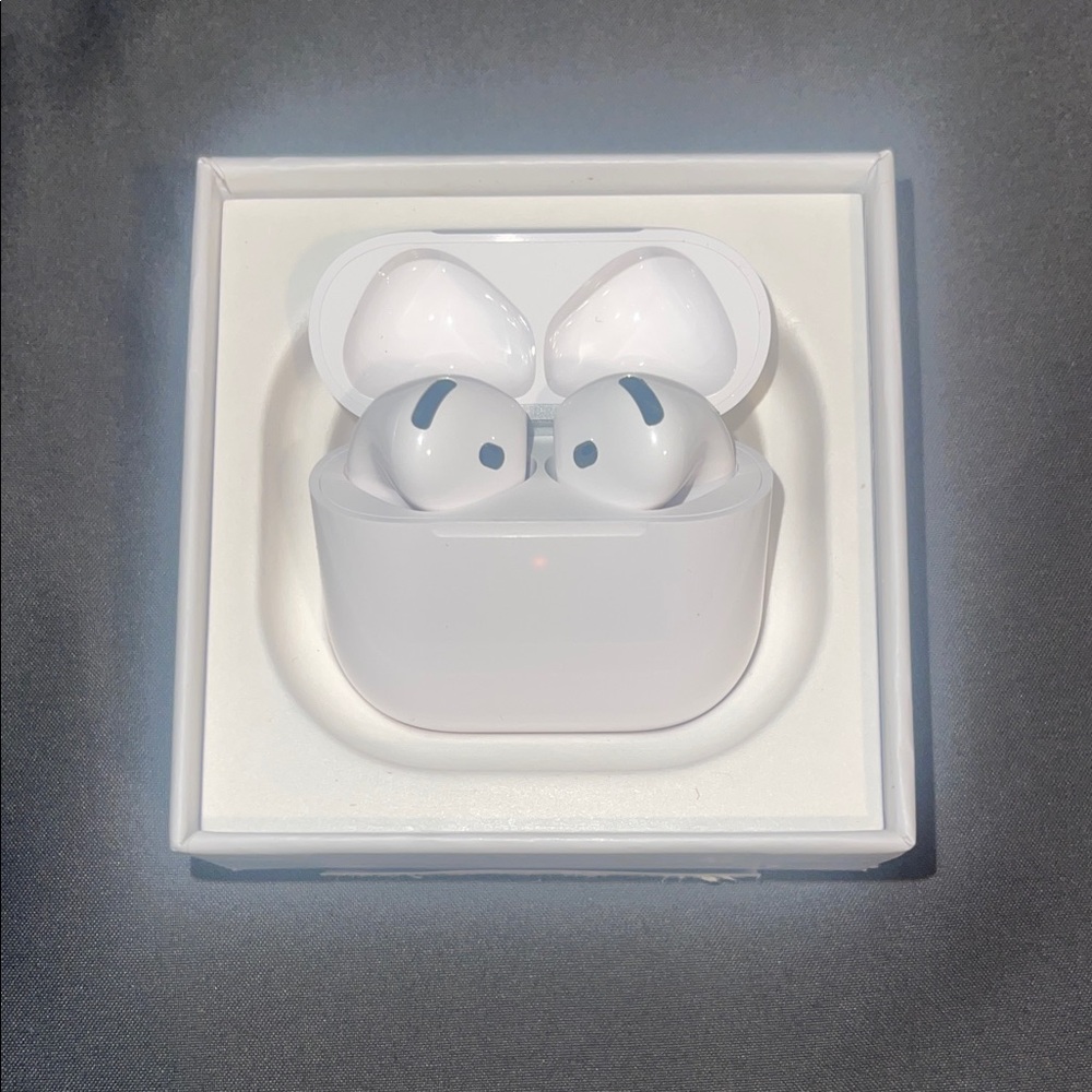 AirPods 4
